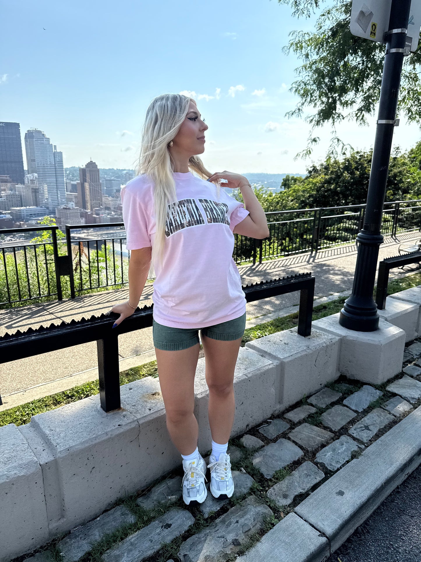 Gardenia Branch Woodsy Tee