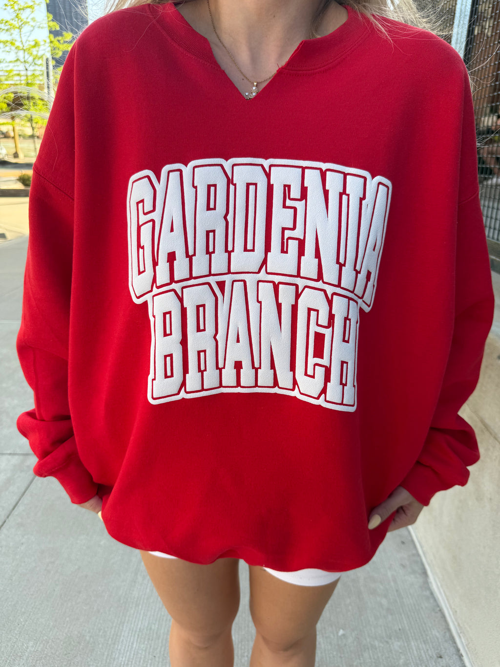 Gardenia Branch V-Neck Crew in Red
