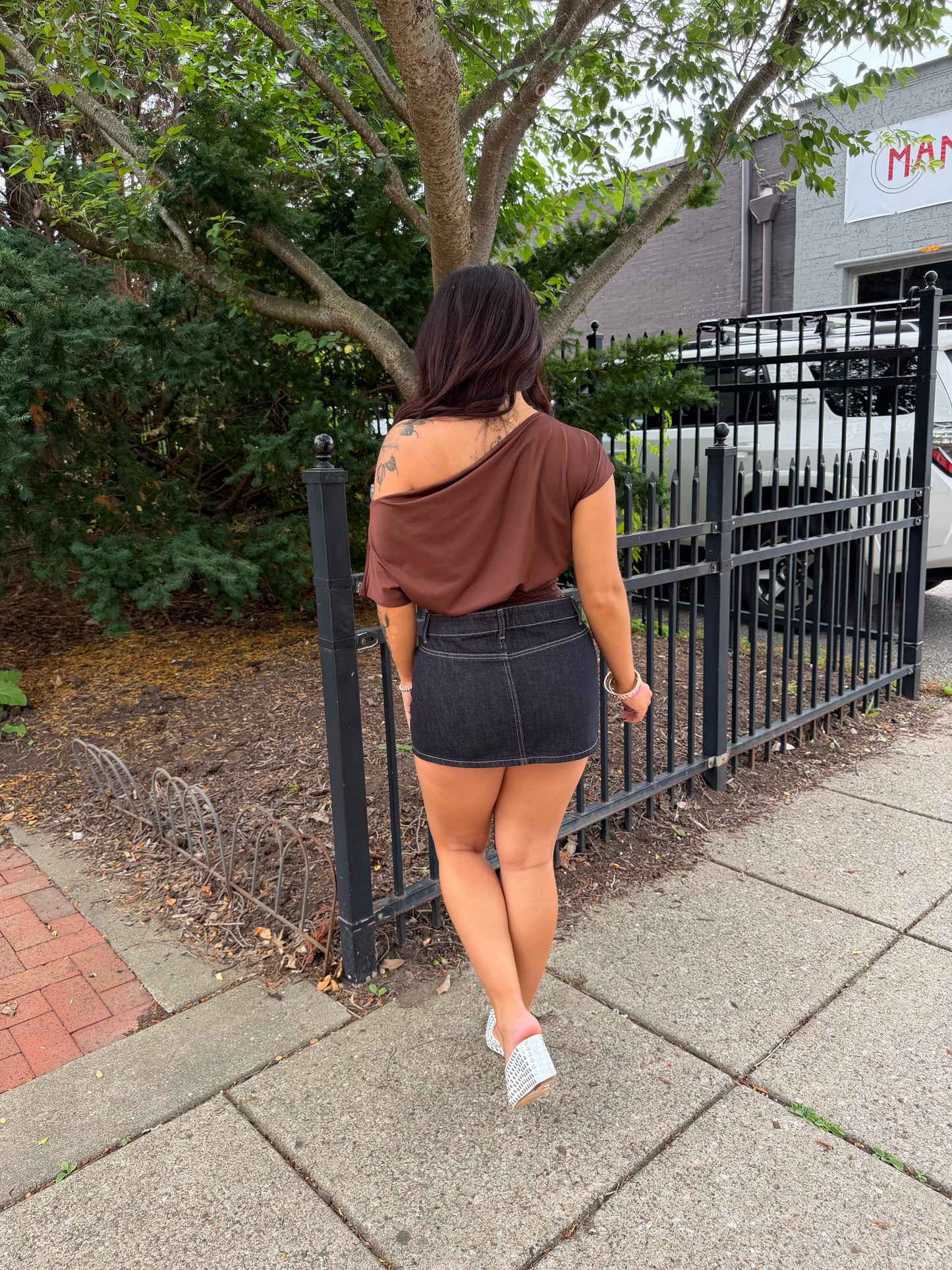 Round Up Romance Tee in Brown