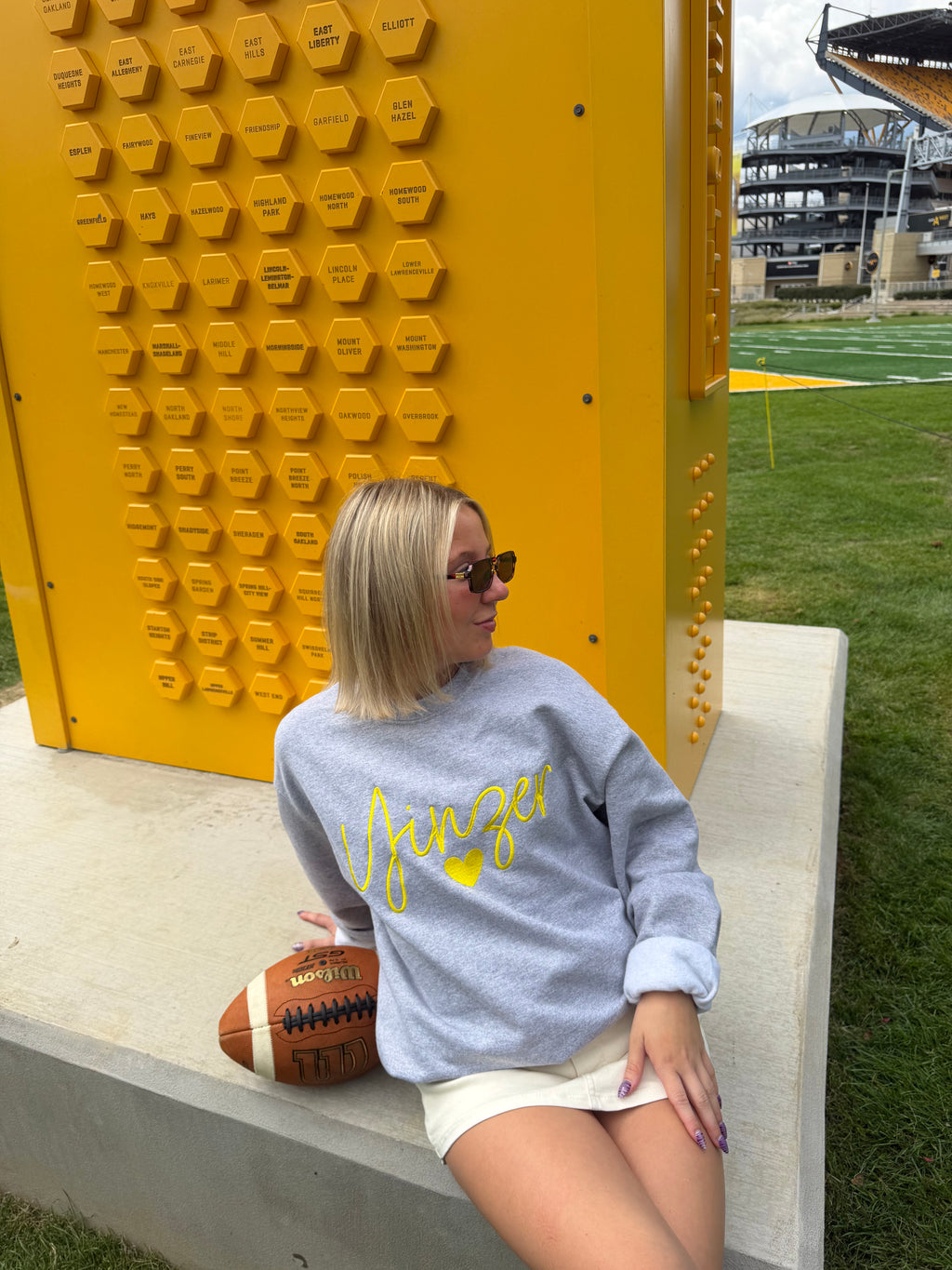 Yinzer <3 Crewneck