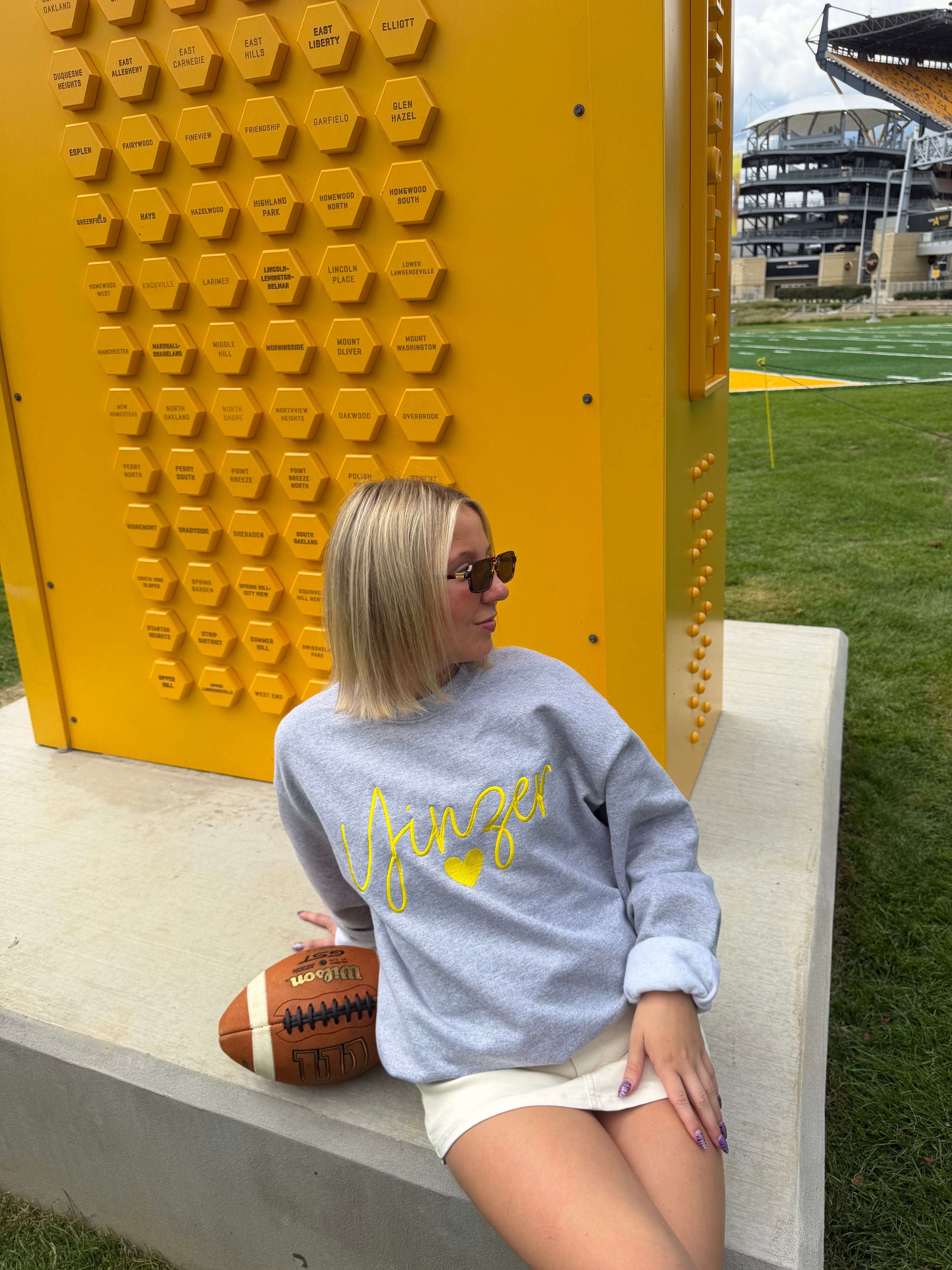 Yinzer <3 Crewneck