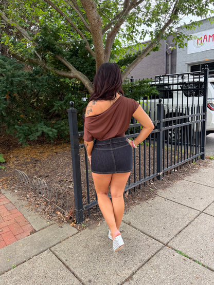 Round Up Romance Tee in Brown