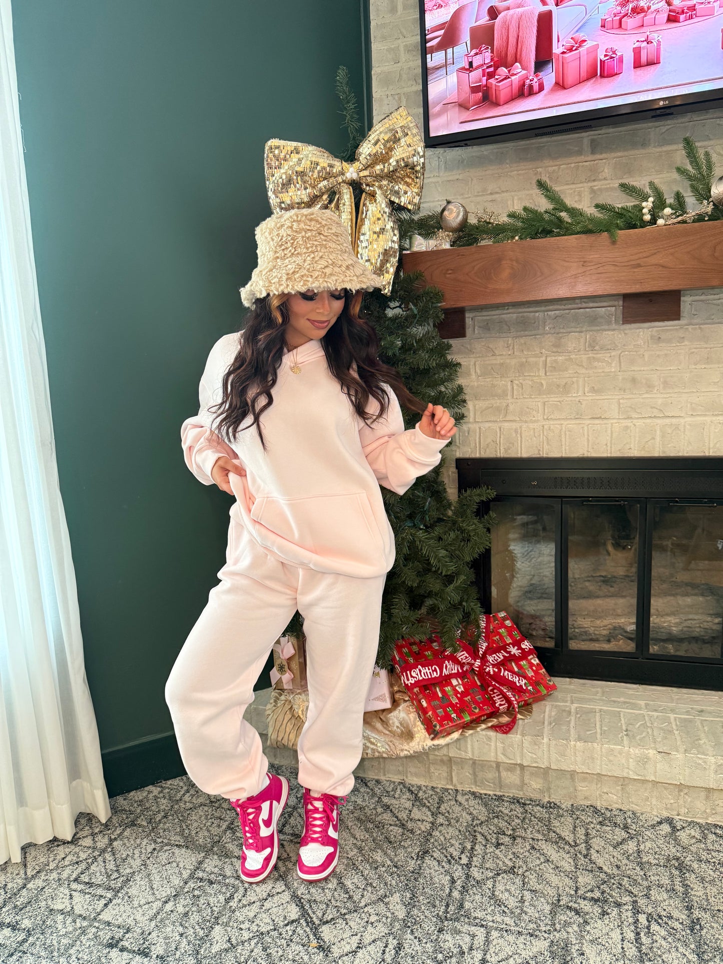 So Fetch Sweatpants in Pale Pink