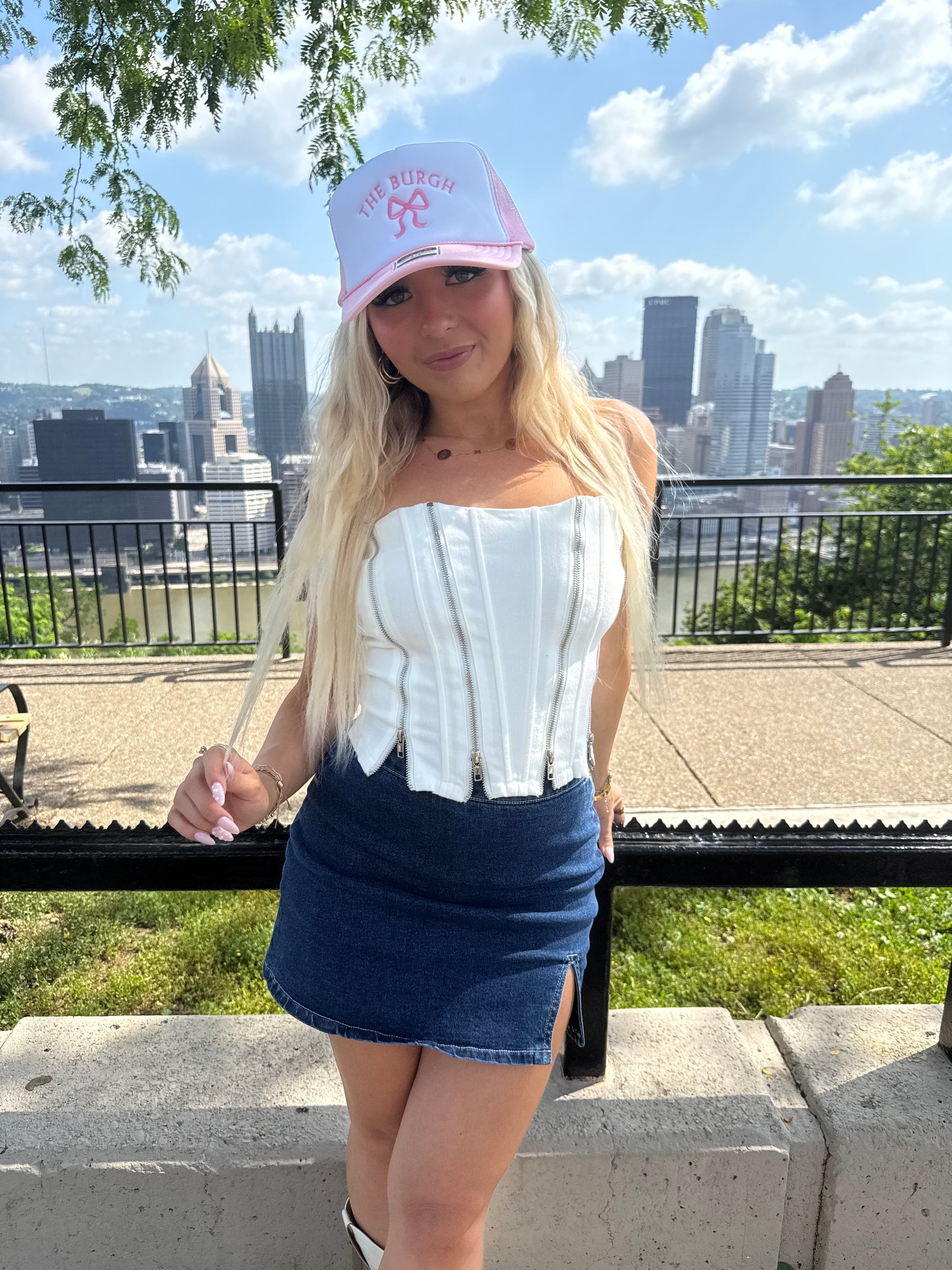 THE BURGH Coquette Trucker in Pink