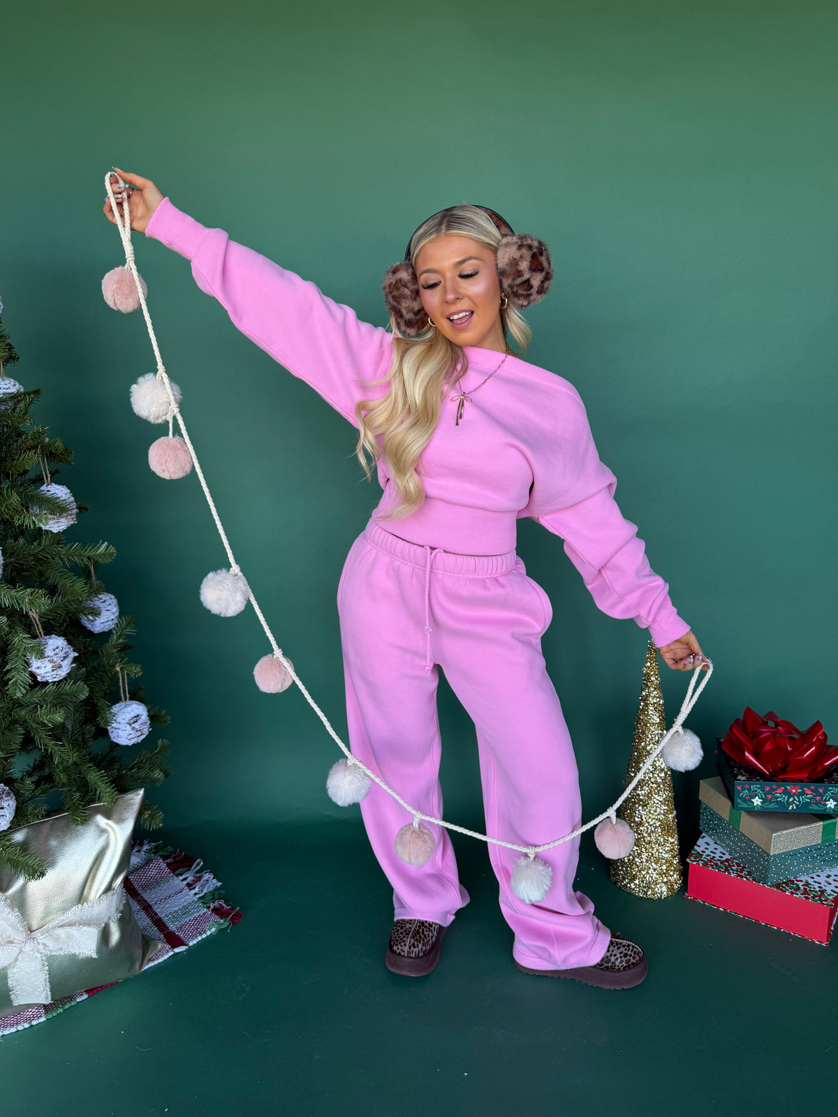 So Fetch Wide Shoulder Crew in Bubblegum
