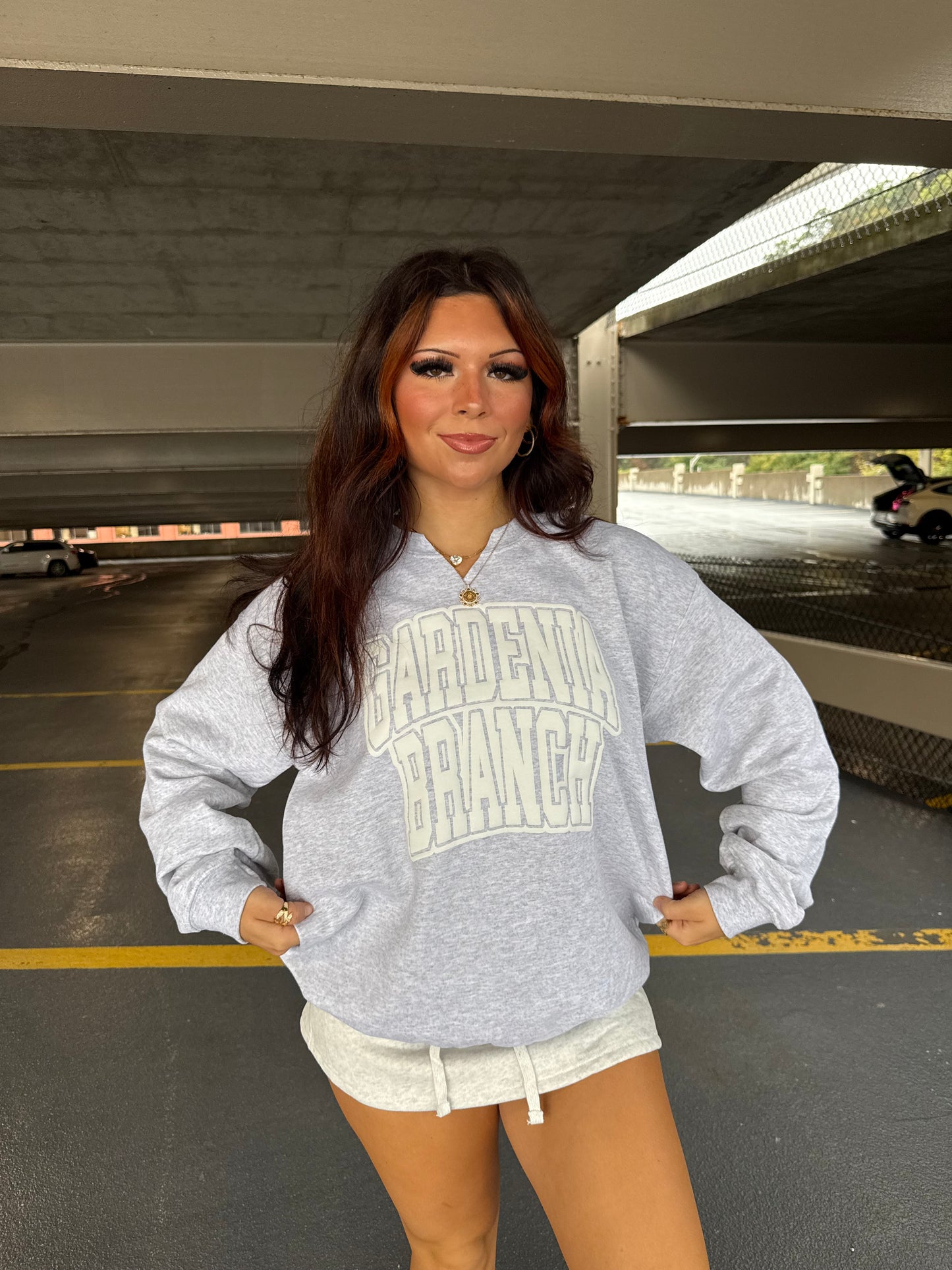 Gardenia Branch V-Neck Crew in Grey