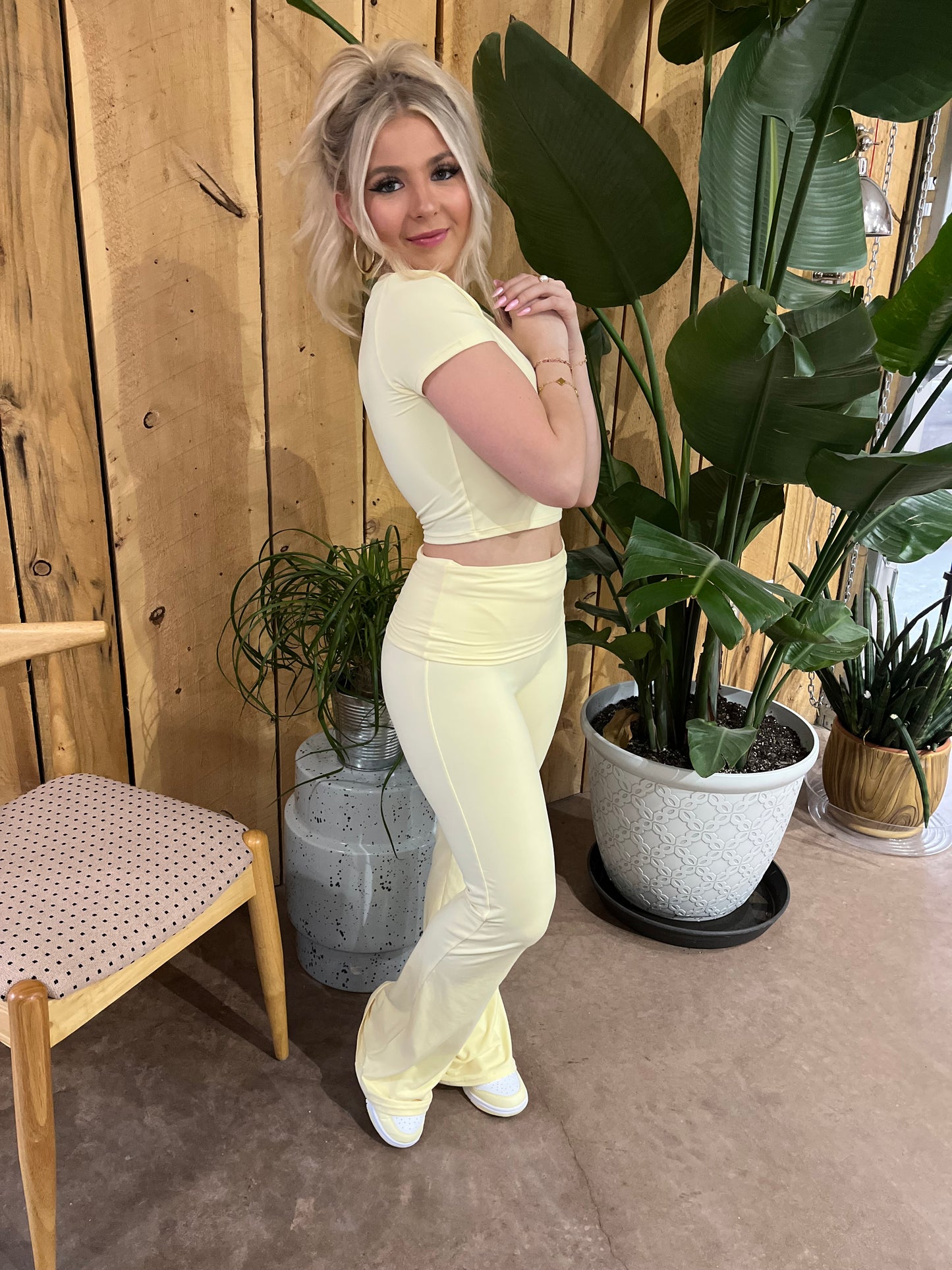 Shopping Addiction Leggings in Yellow