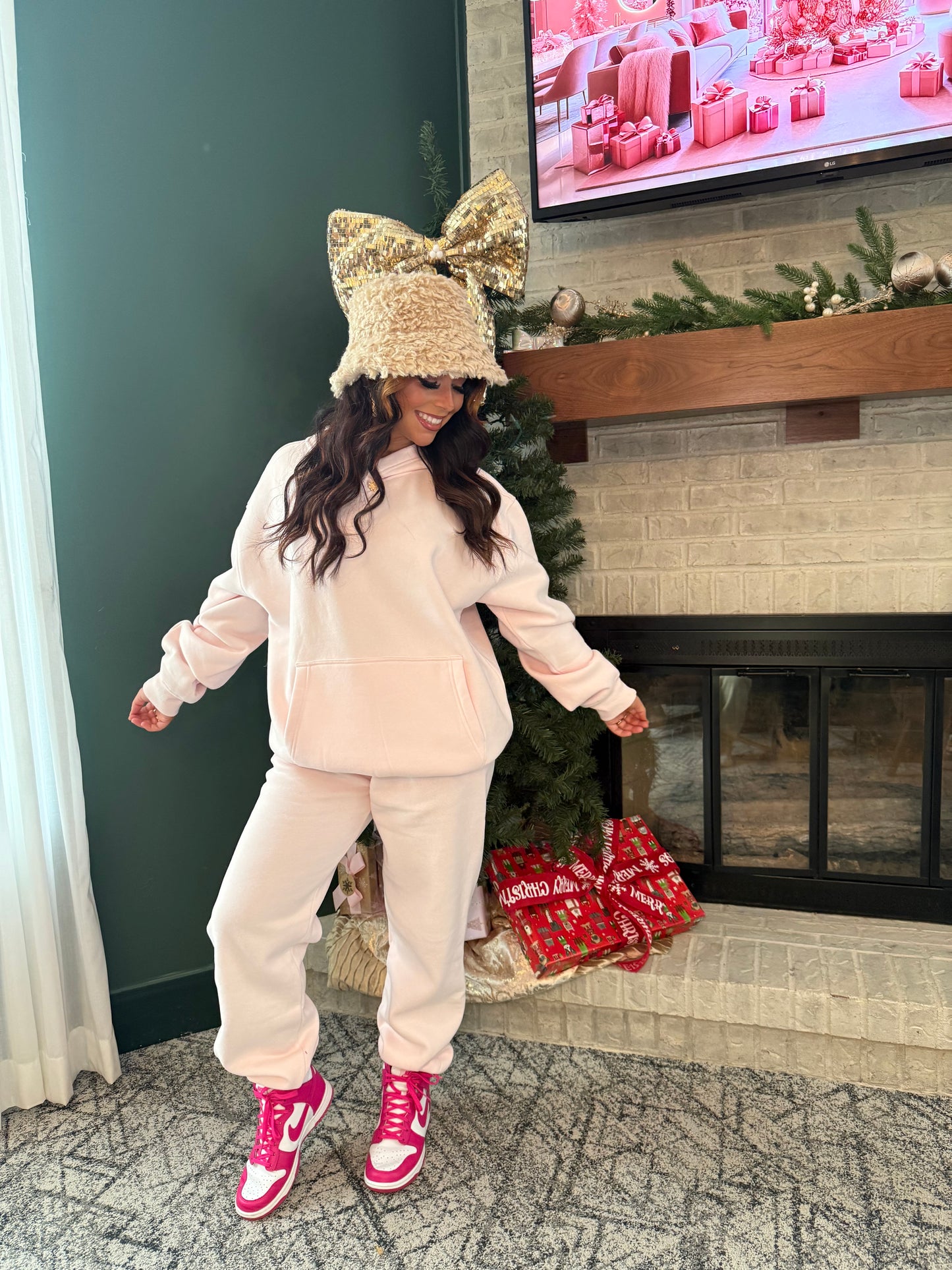 So Fetch Sweatpants in Pale Pink