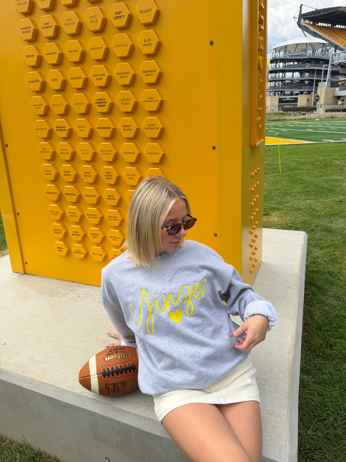 Yinzer <3 Crewneck