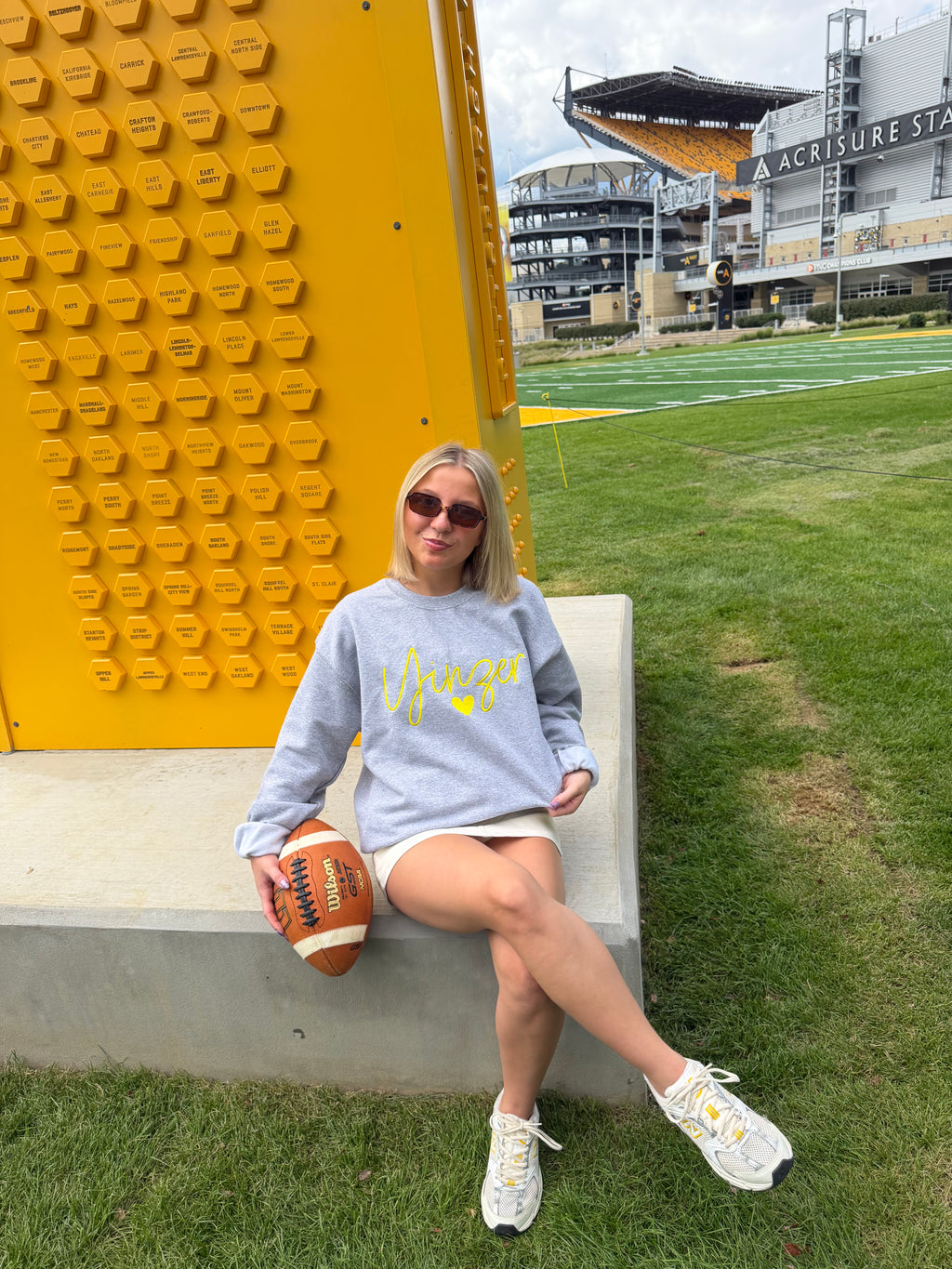 Yinzer <3 Crewneck