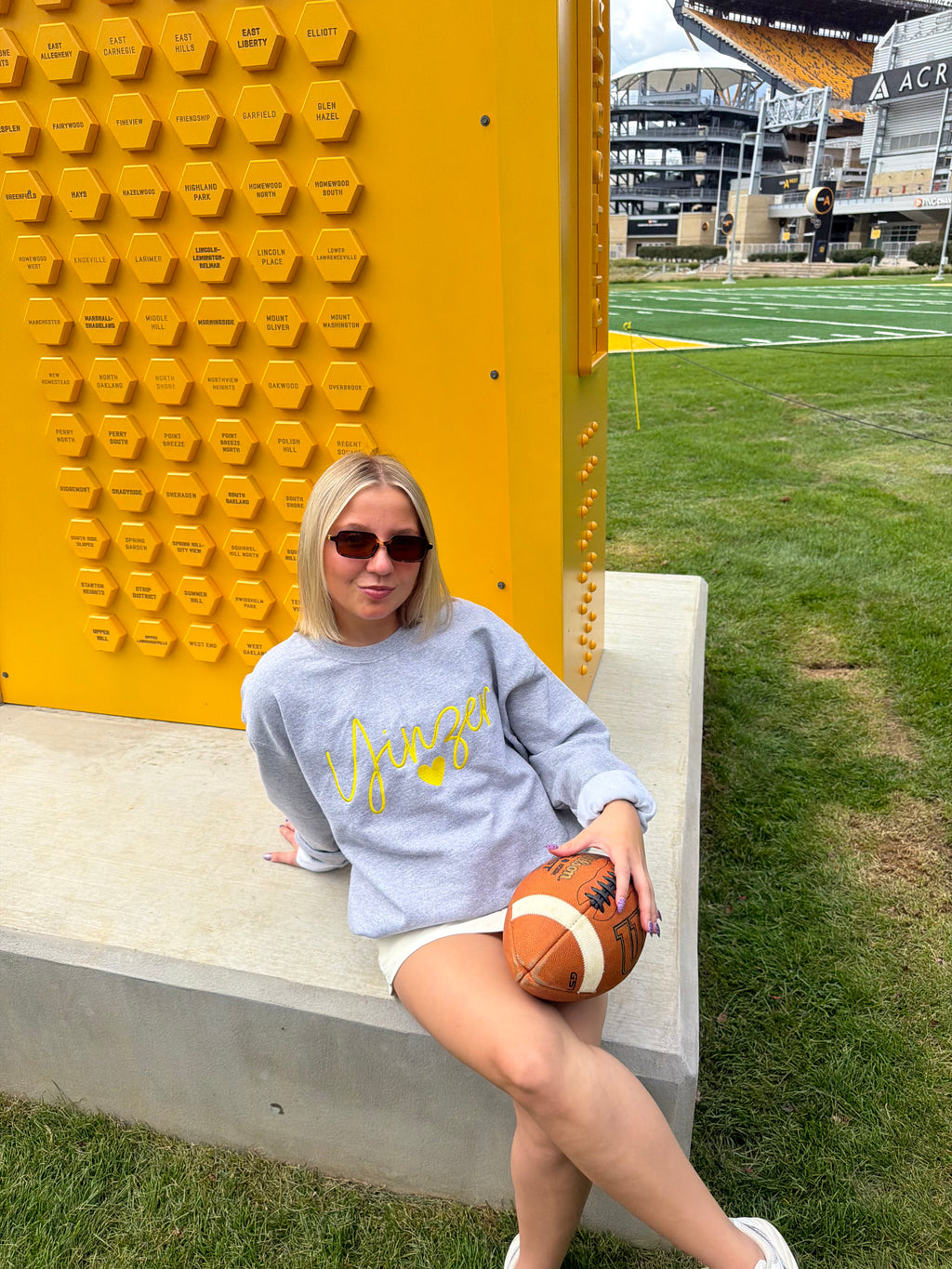 Yinzer <3 Crewneck