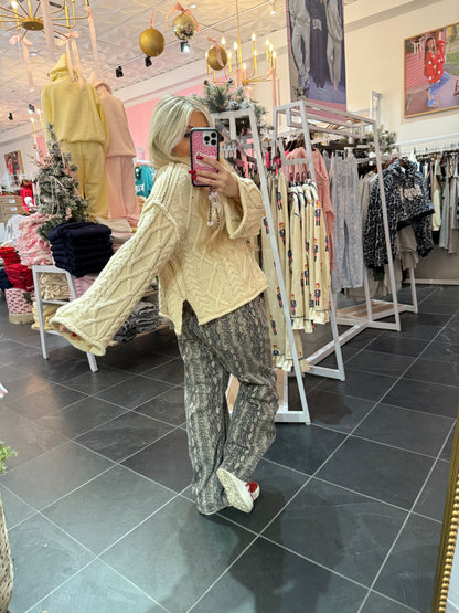 Classic Cable Knit Sweater in Cream