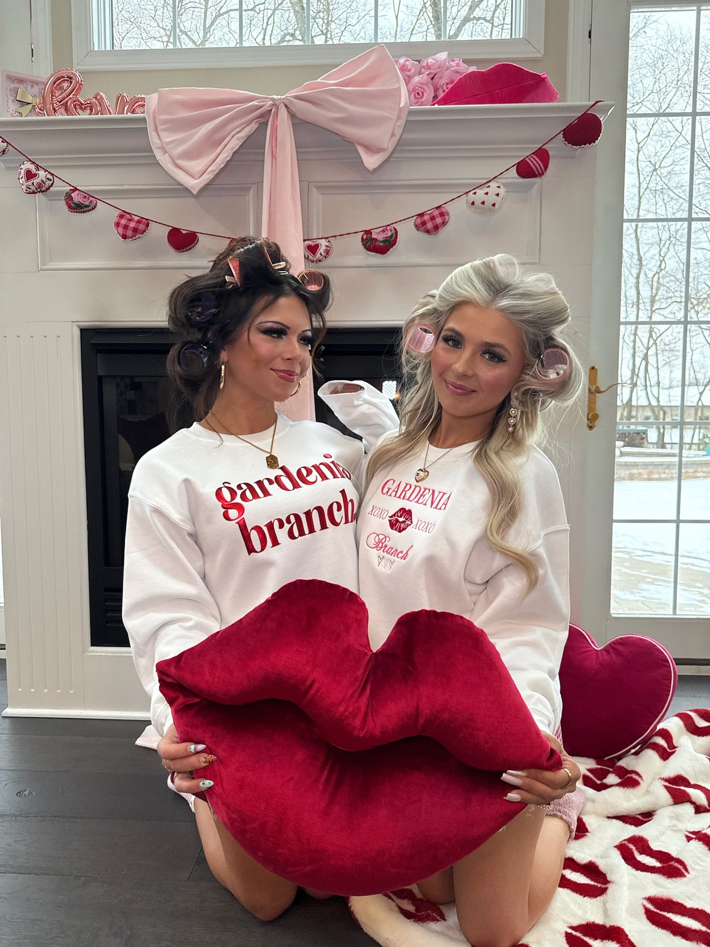 gardenia <3 crewneck