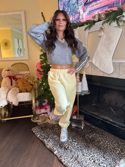 Marbled Butted Cropped V Sweater