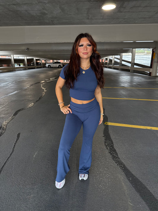 Shopping Addiction Cropped Tee in Navy