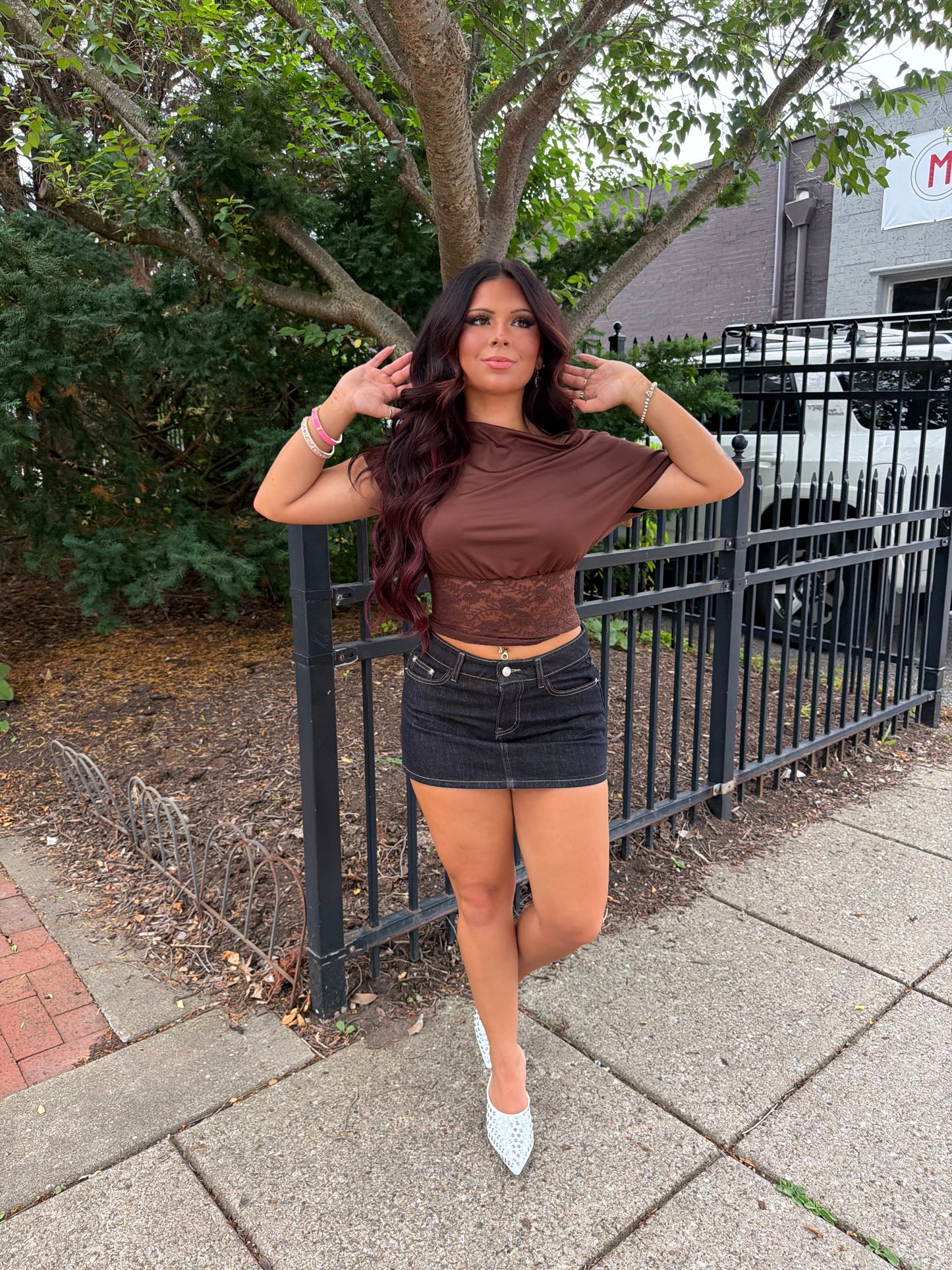 Round Up Romance Tee in Brown