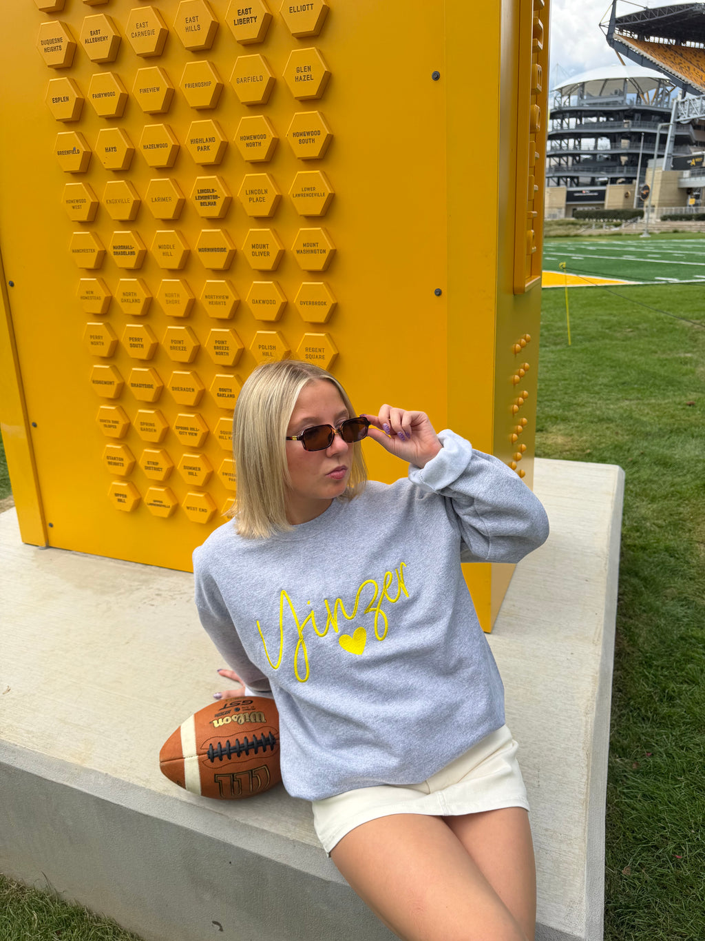 Yinzer <3 Crewneck