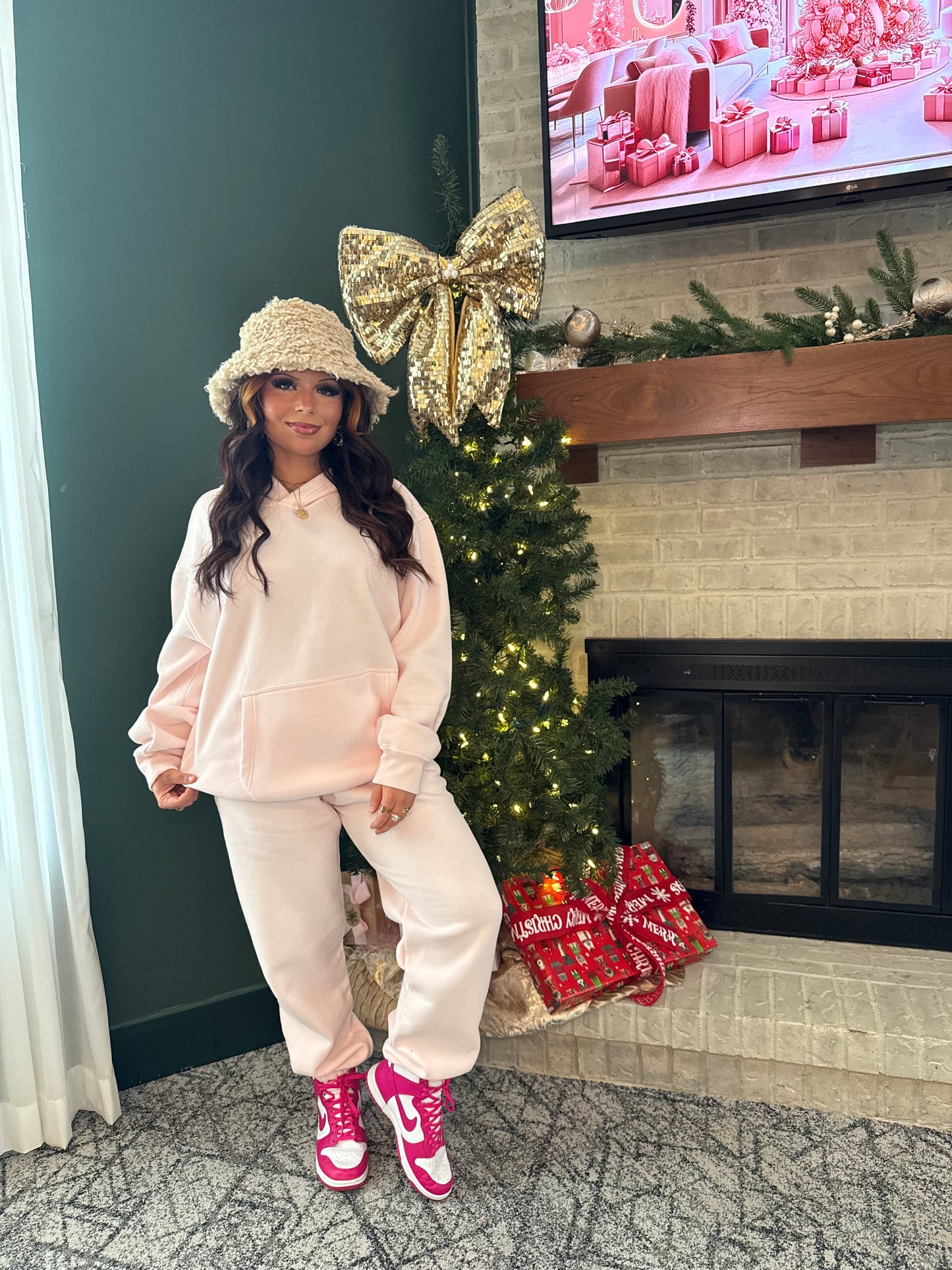 So Fetch Sweatpants in Pale Pink