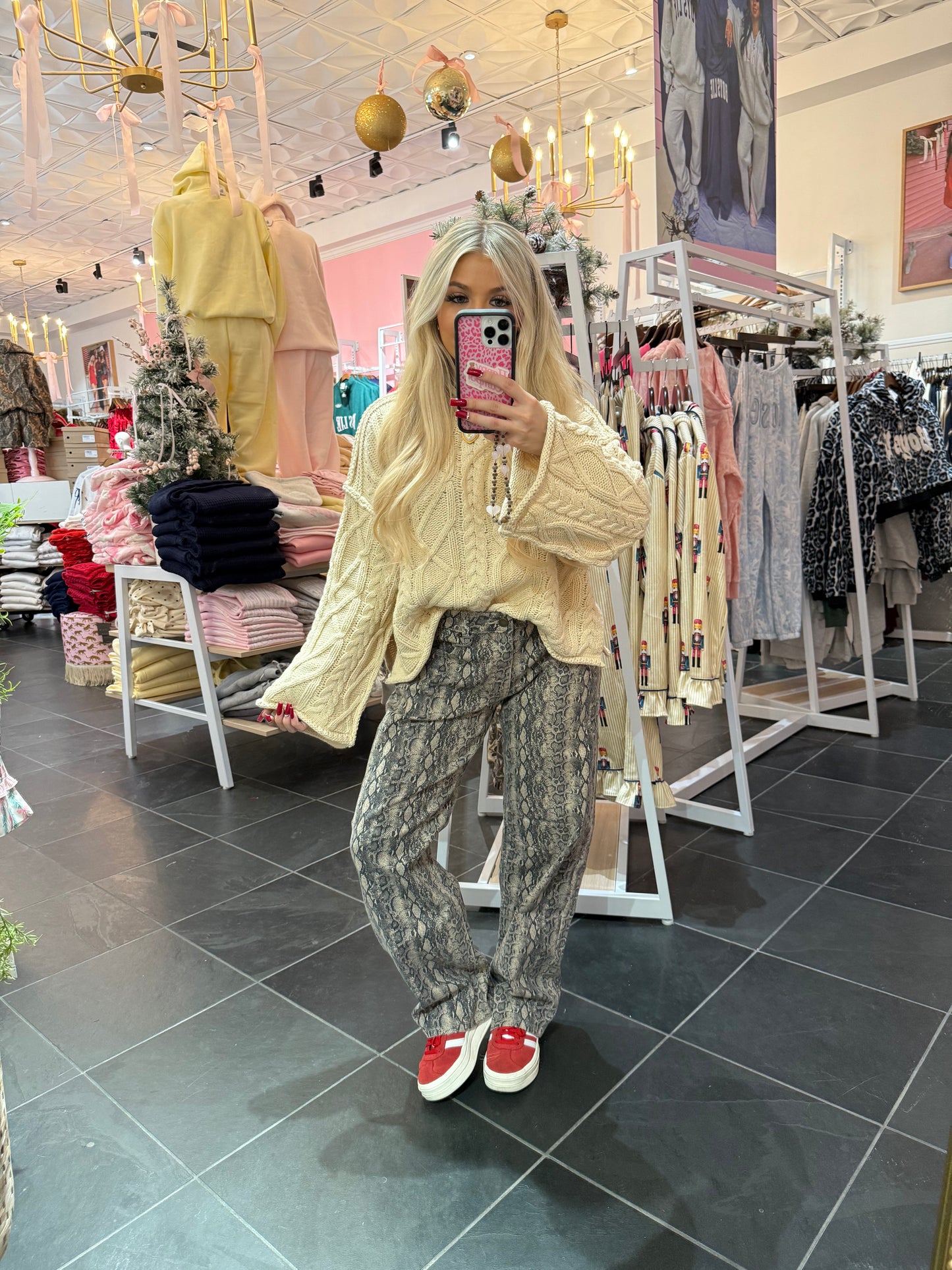 Classic Cable Knit Sweater in Cream