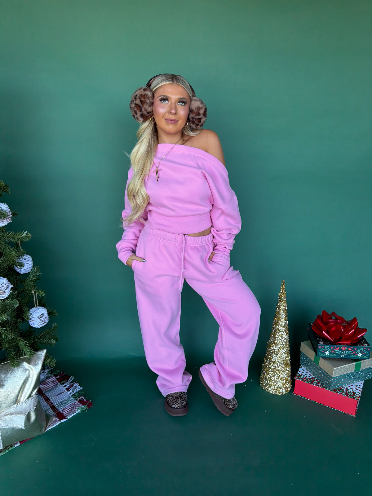 So Fetch Wide Shoulder Crew in Bubblegum