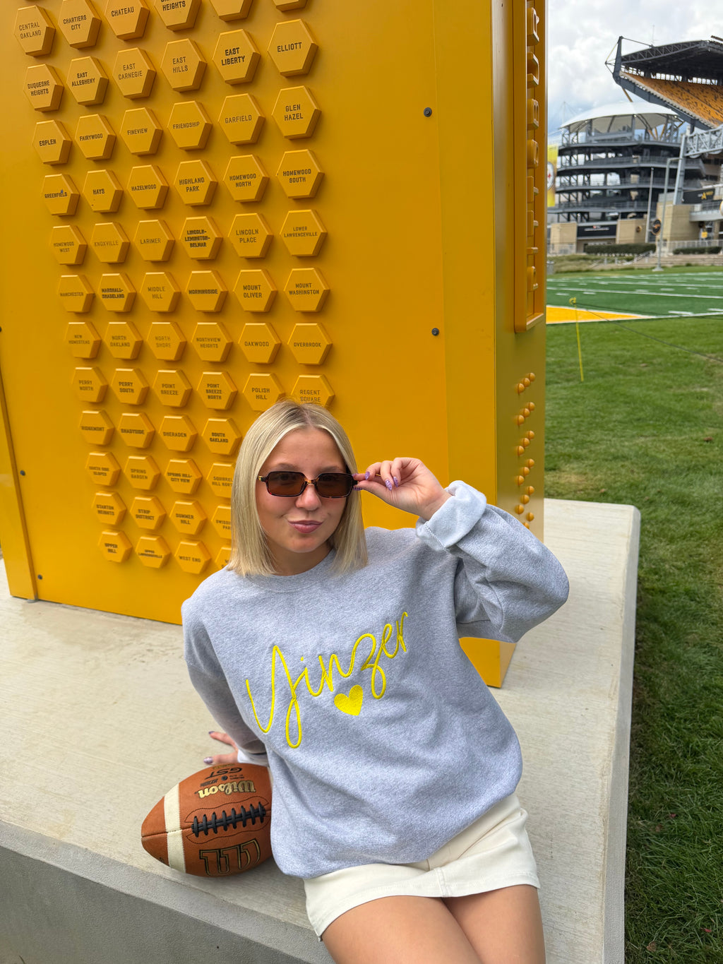 Yinzer <3 Crewneck