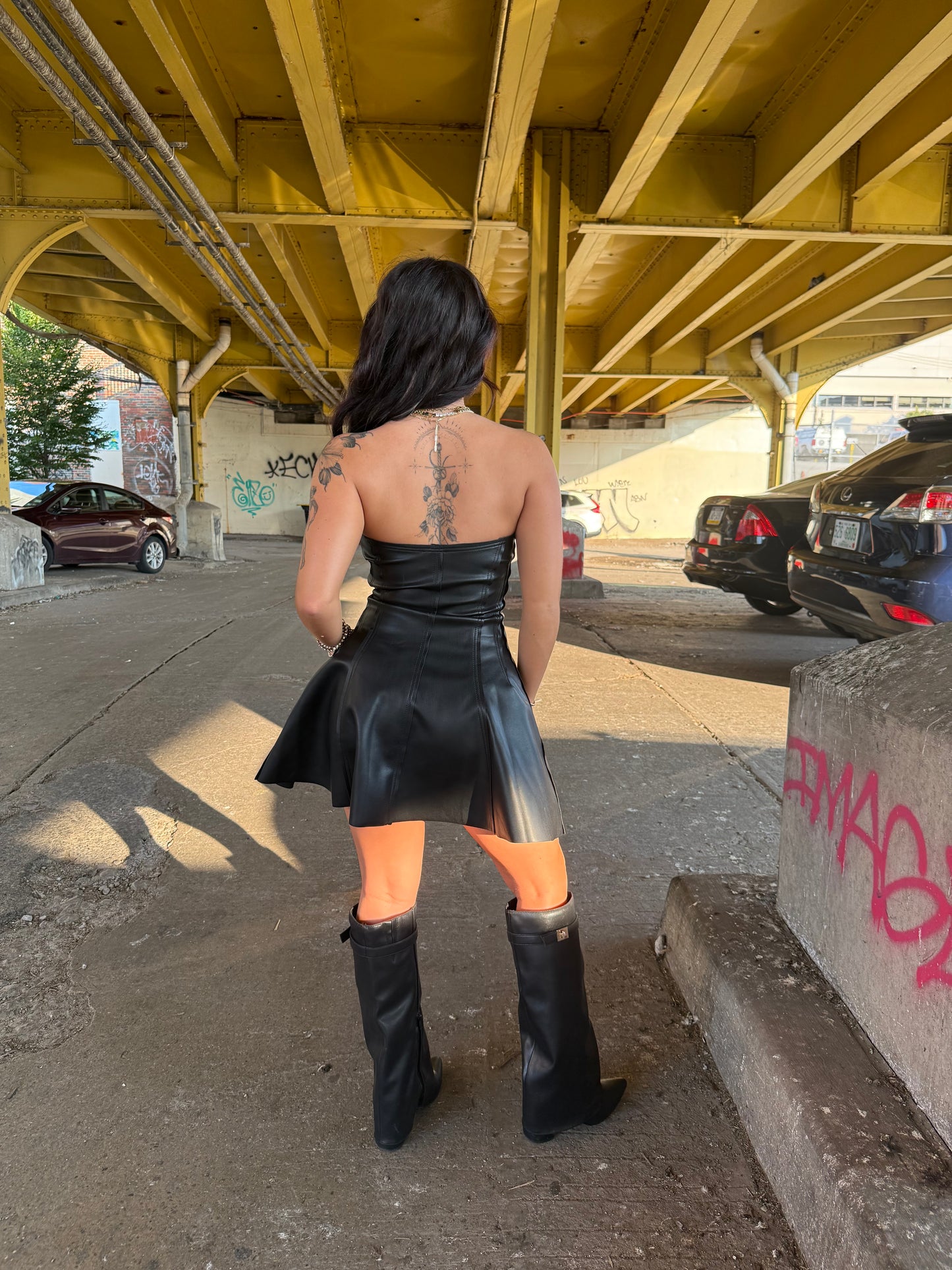 2 Hands Leather Dress