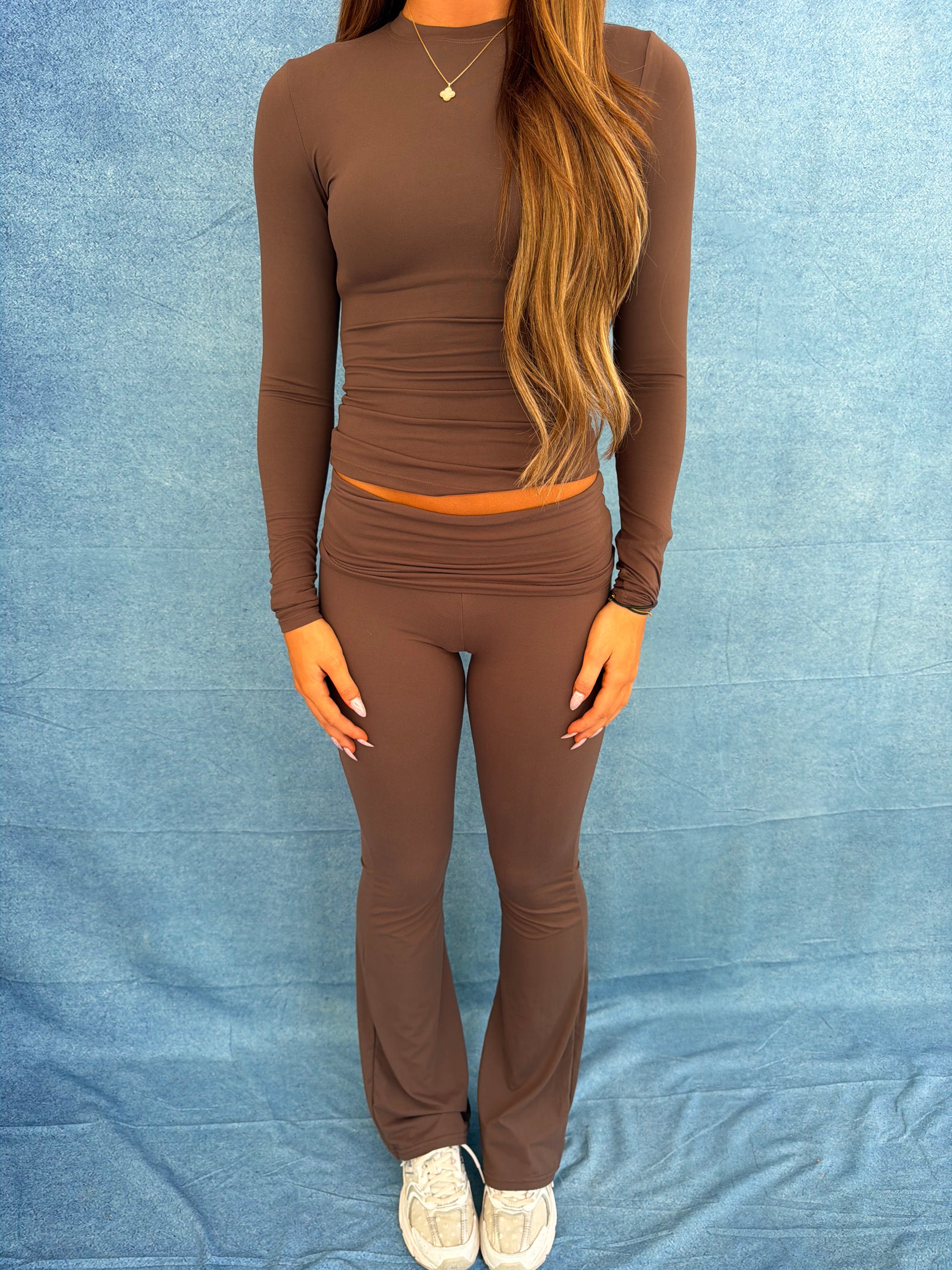Shopping Addiction L/S in Chocolate