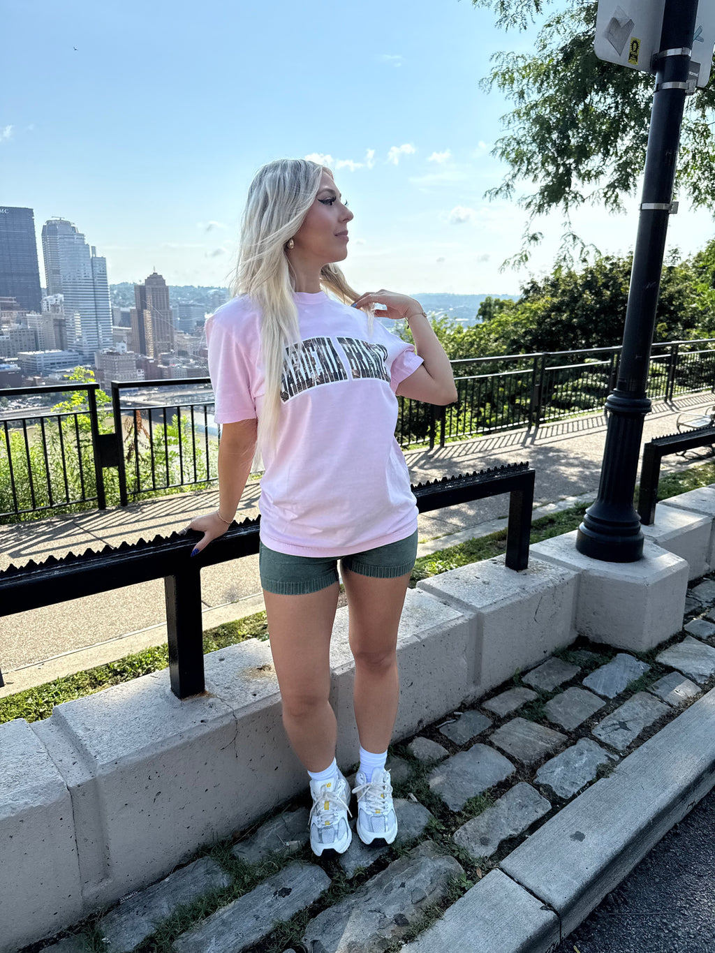 Gardenia Branch Woodsy Tee