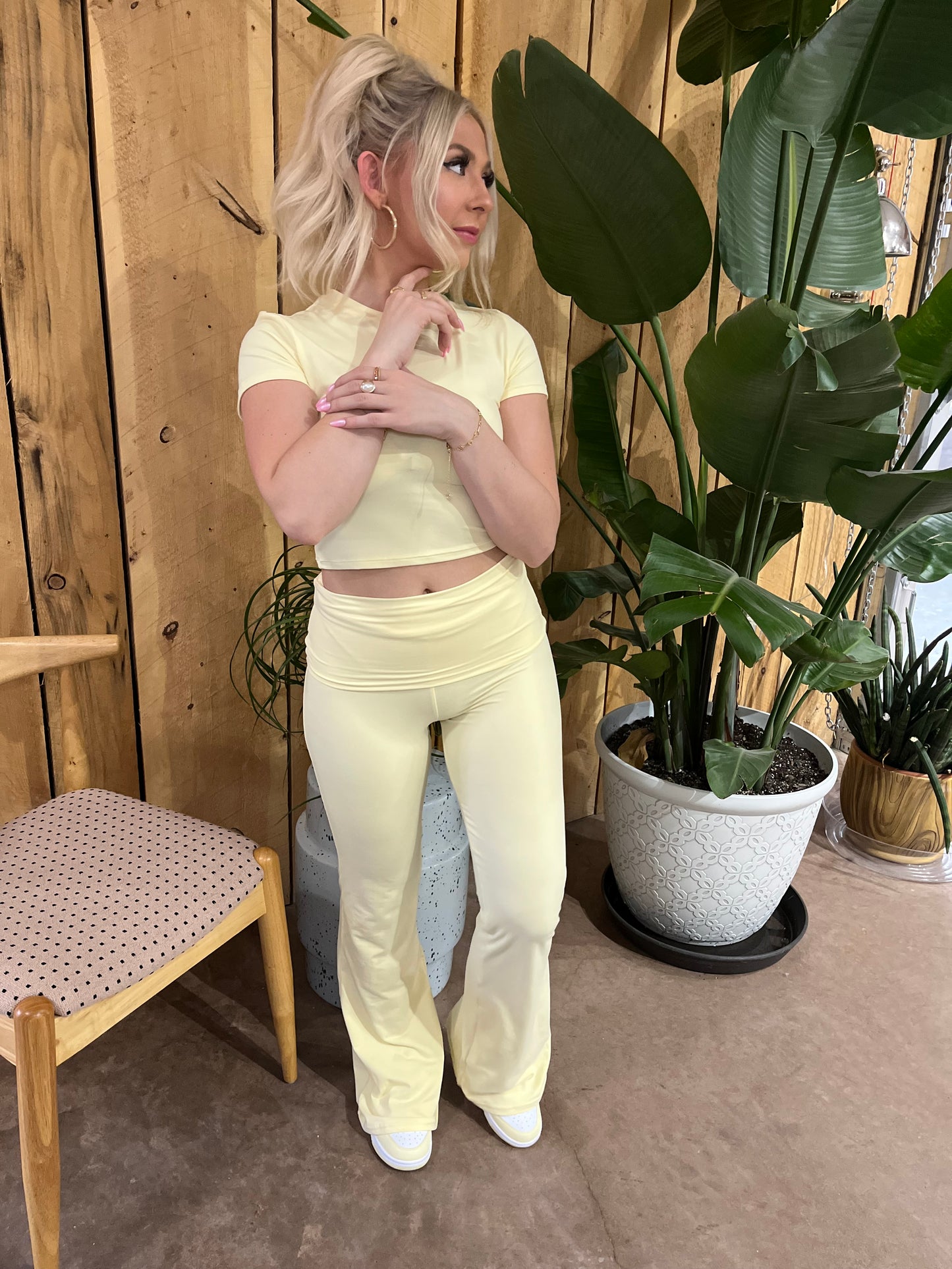 Shopping Addiction Leggings in Yellow