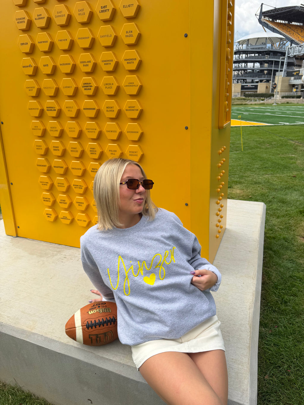 Yinzer <3 Crewneck