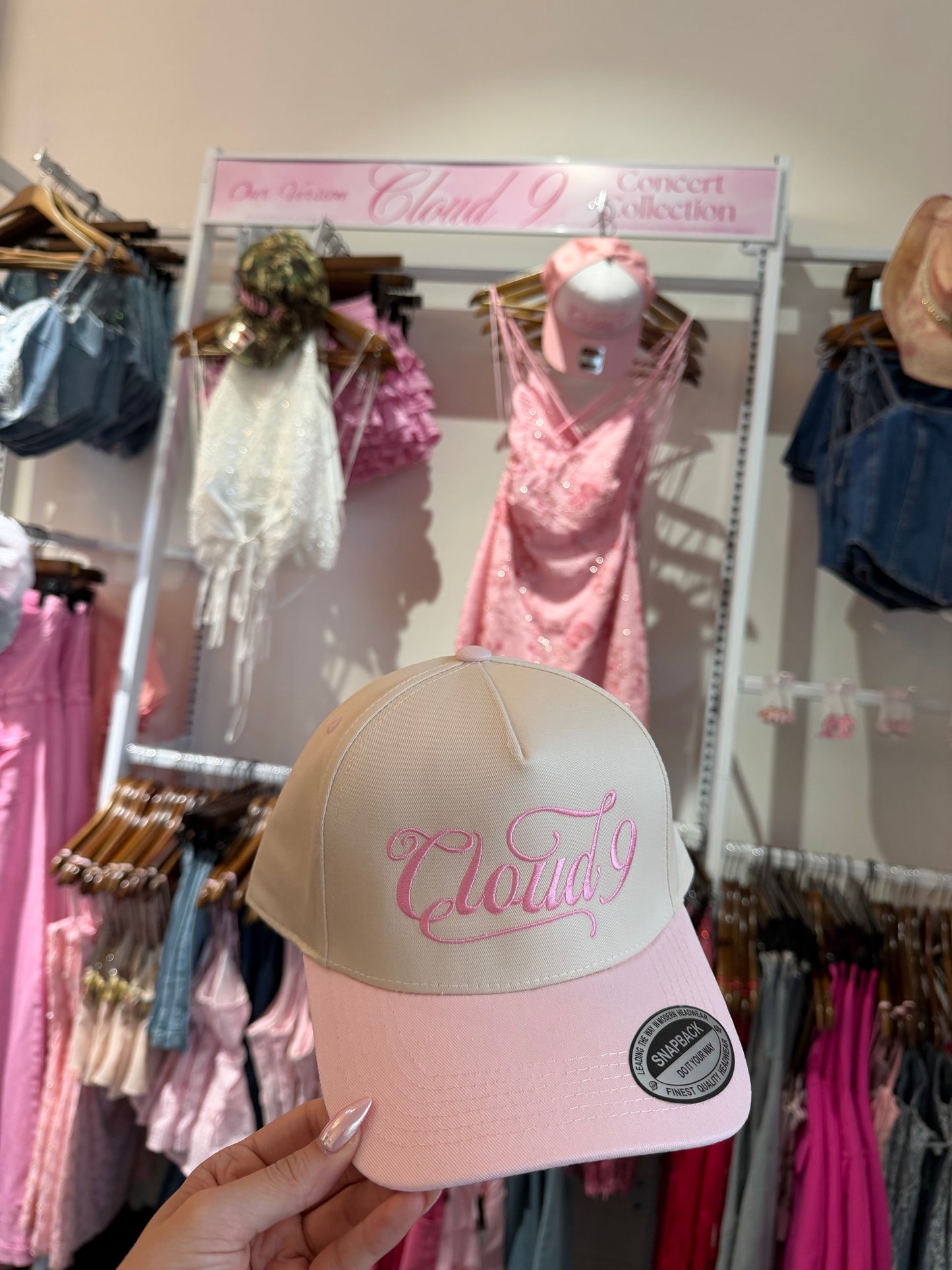 Cloud Bold Light Pink