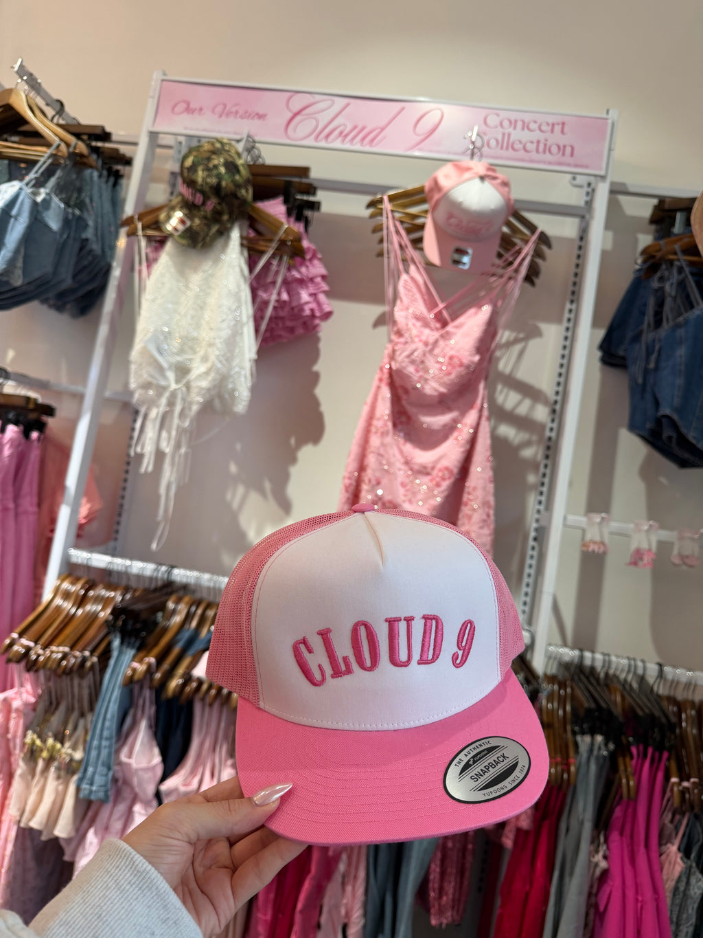 Cloud Bold Hot Pink