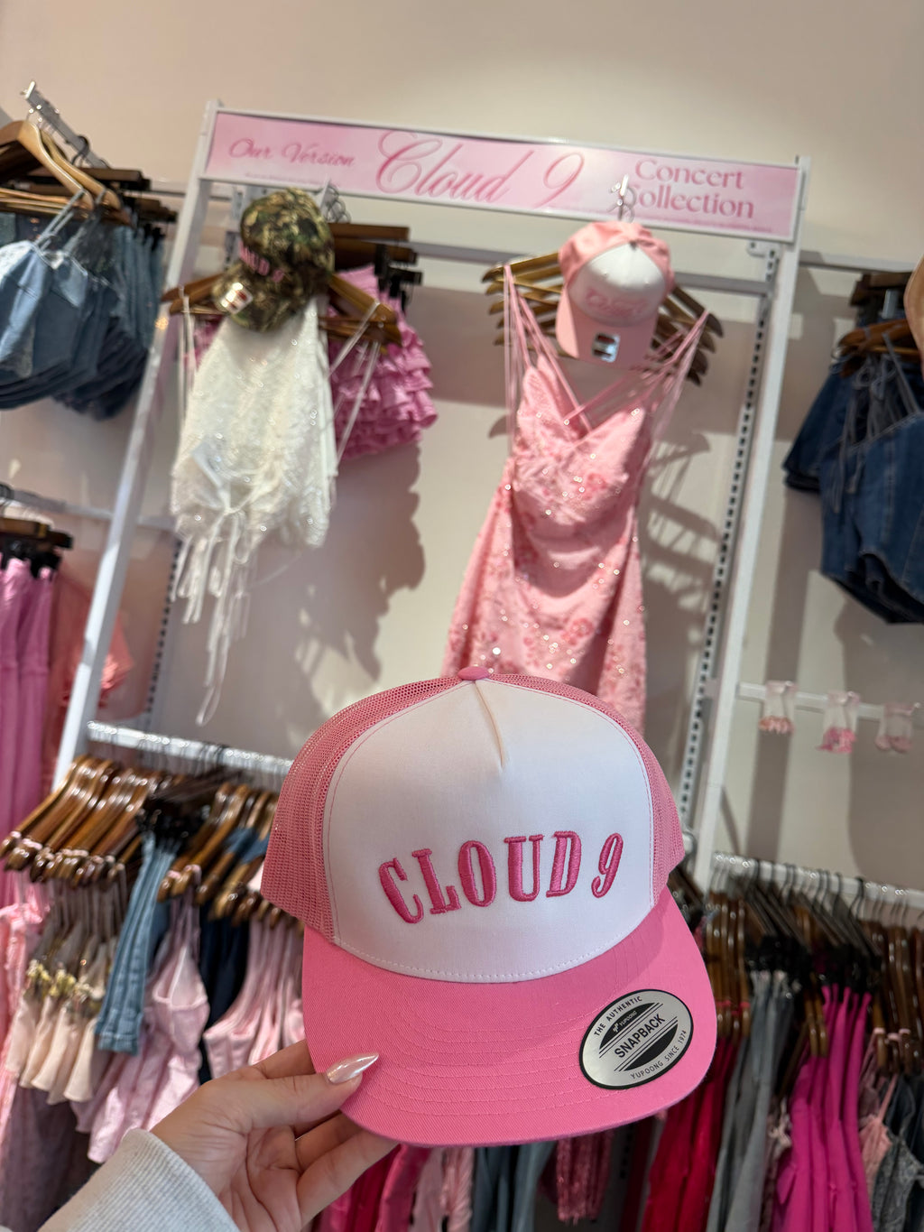 Cloud Bold Hot Pink