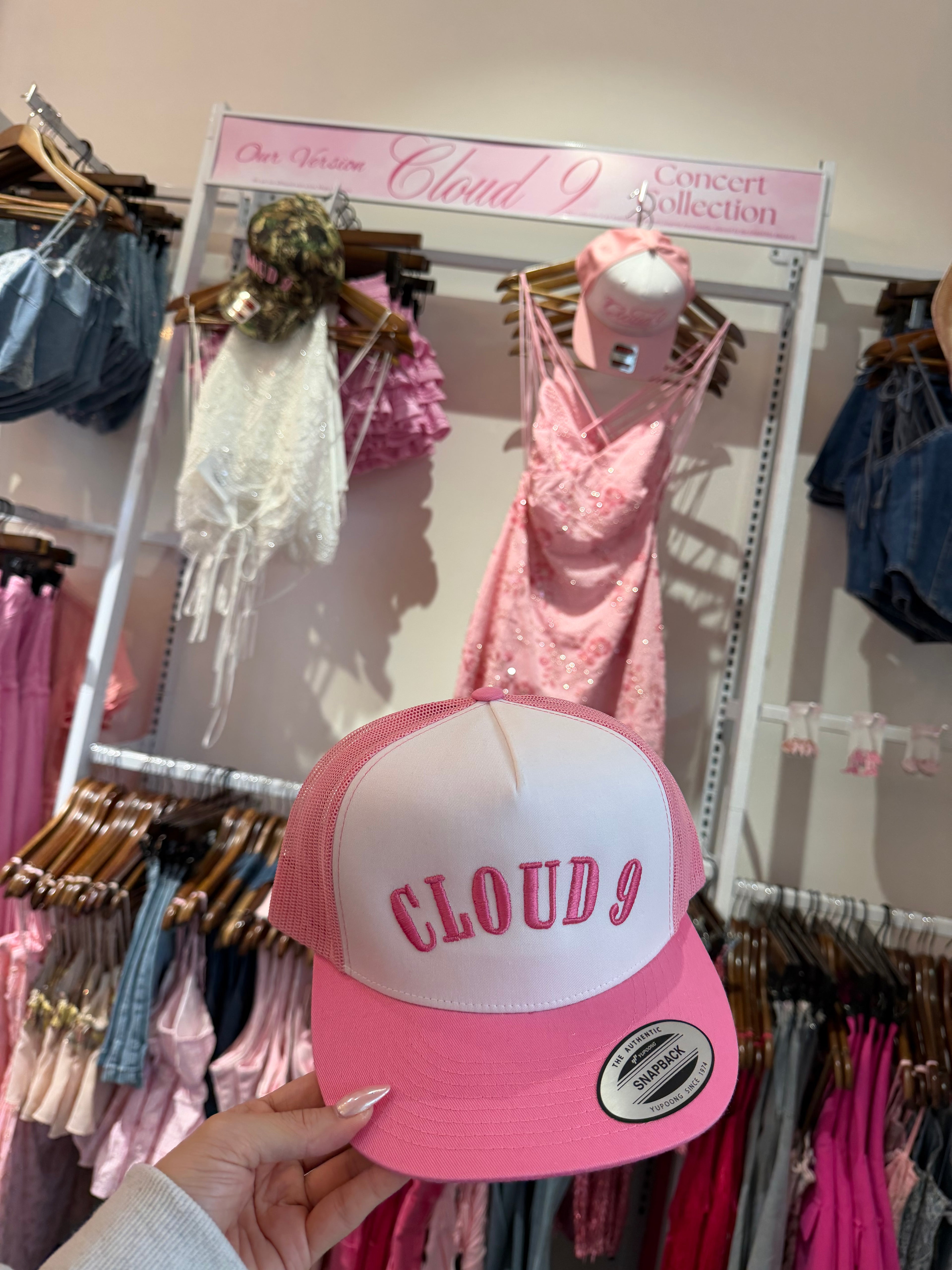 Cloud Bold Hot Pink